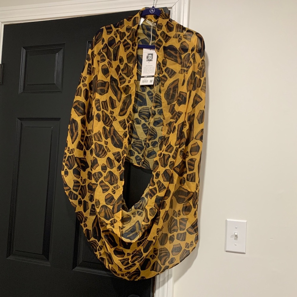*NWT* Front Row Society | Leopard Gecko Infinity Scarf